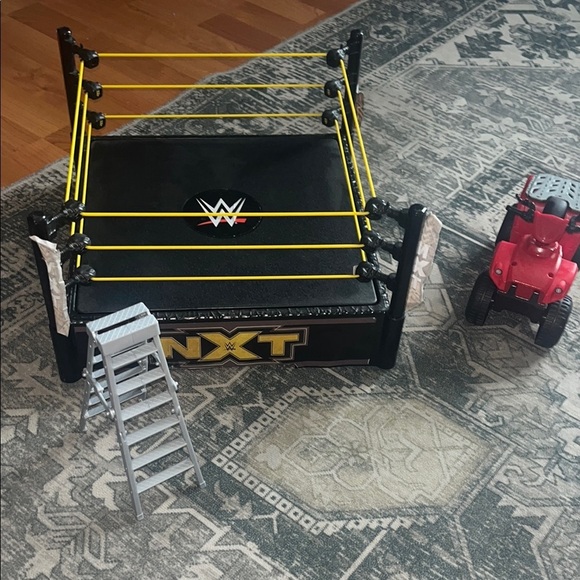 WWE Black and Yellow NXT Action Figure Playset - Picture 1 of 6